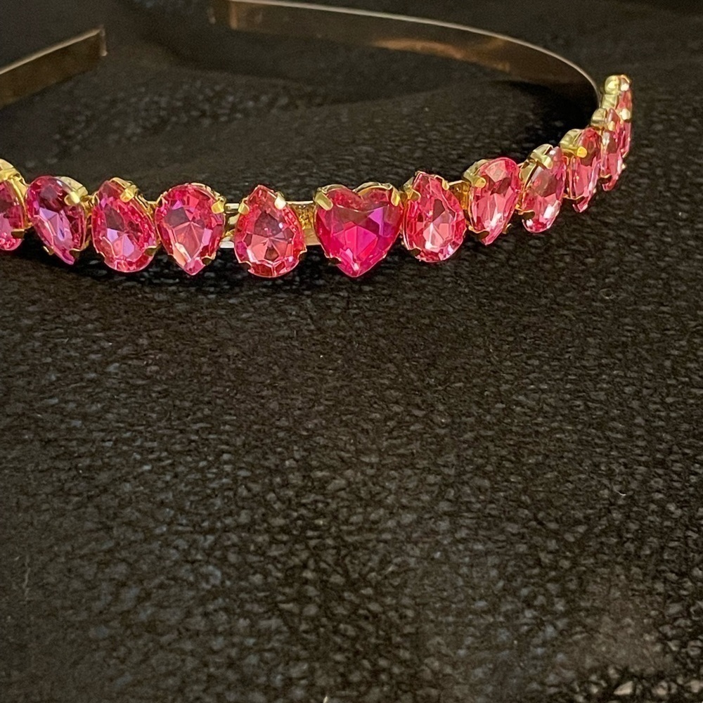 𝅺pink Heart Rhinestone Headband. - Picture 4 of 16